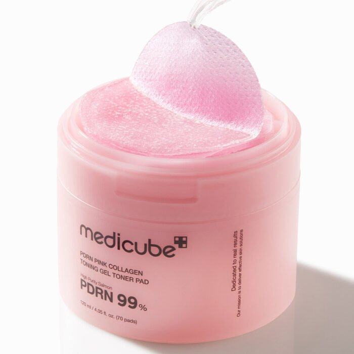 product_images_1741355640.786bffd2bc5f3938350657d4656b3cd71742244318.jpg Medicube PDRN Pink Collagen Toning Gel Toner Pad (70 unités / 120ml) — Medicube tonique visage au Maroc